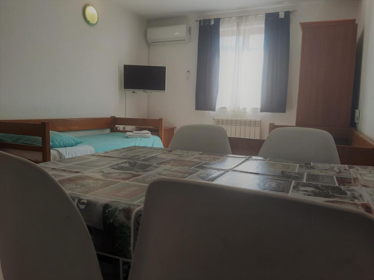 Apartments Barbara Gregovica Πούλα Εξωτερικό φωτογραφία