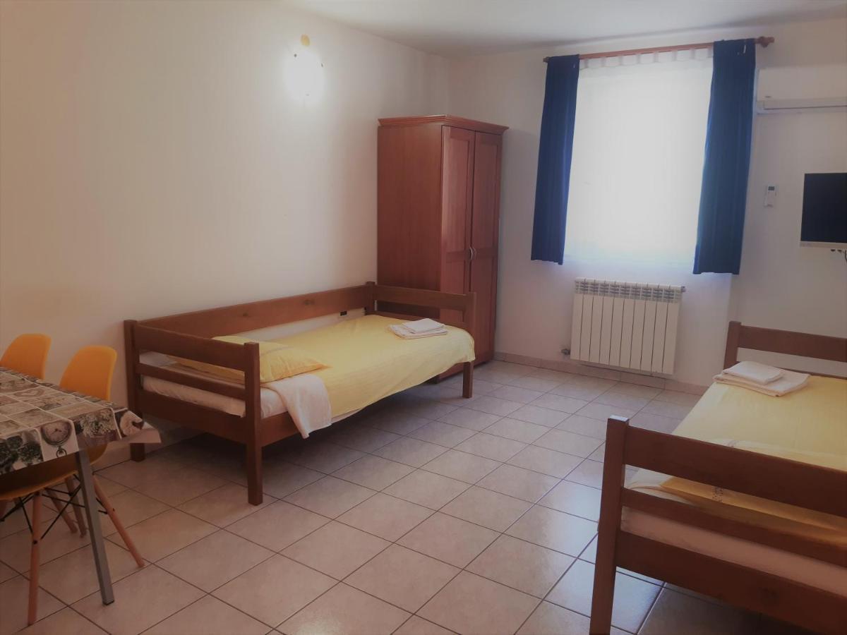 Apartments Barbara Gregovica Πούλα Εξωτερικό φωτογραφία