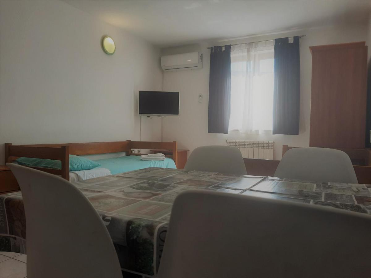 Apartments Barbara Gregovica Πούλα Εξωτερικό φωτογραφία