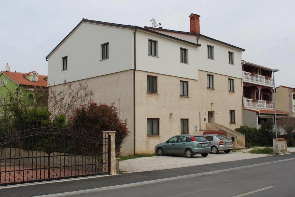 Apartments Barbara Gregovica Πούλα Εξωτερικό φωτογραφία